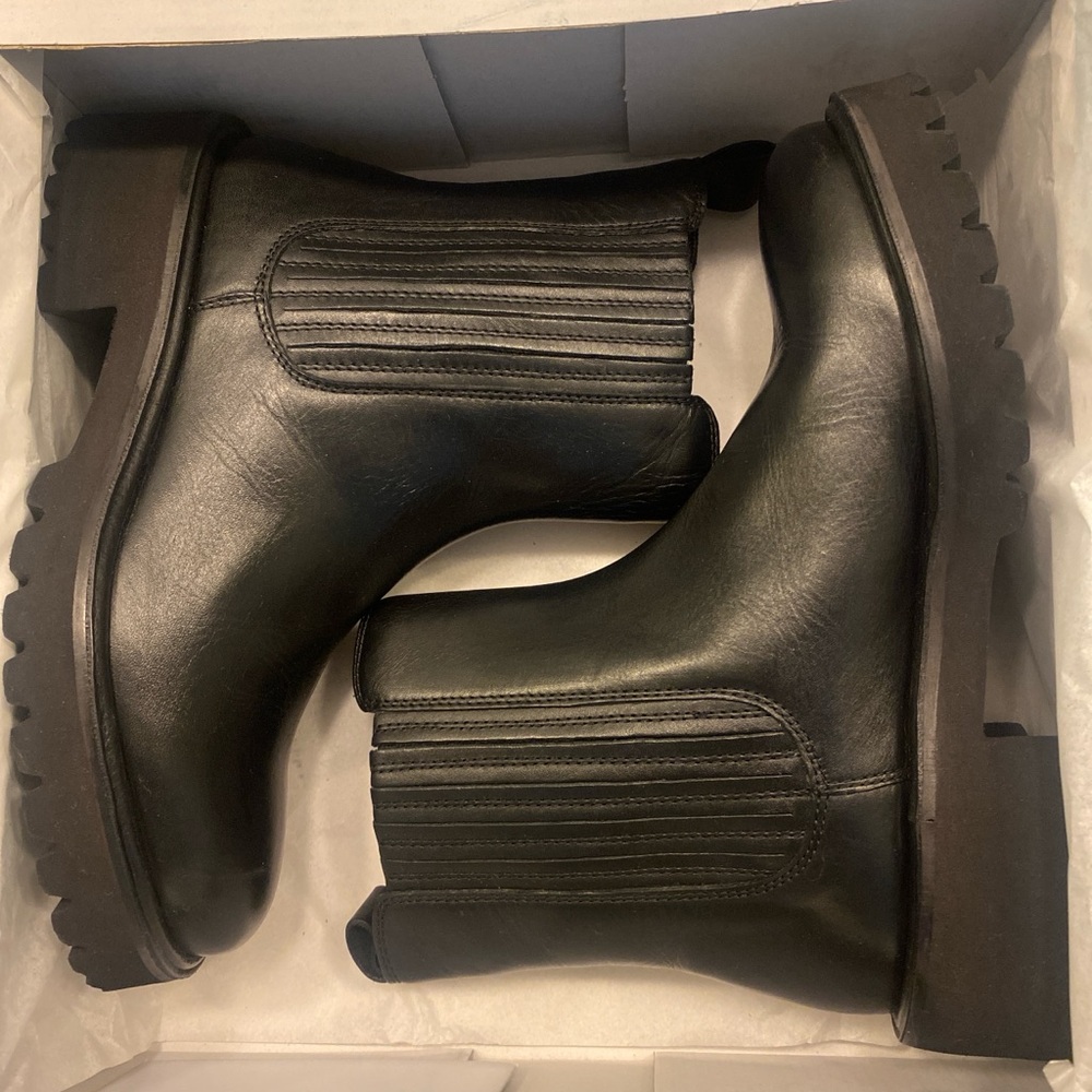 Seychelles Black Cashew Leather Ankle Boots
